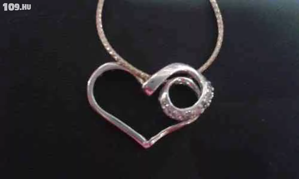 Ródiumos szív alakú ezüst medál